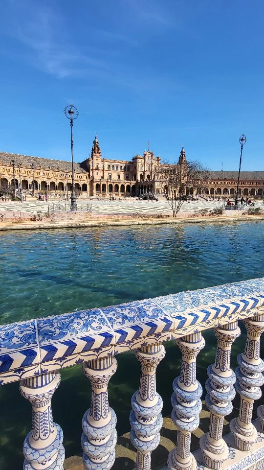 A Month in Sevilla... In a Minute ☀️

It's amazing to me that at the beginning of my stay I posted this below and it all happened, and more: 

"As people ask me what my plans are, I hope to enjoy life here, take Argentine tango and writing classes again, meet up with my mom and people I met last year and hopefully new people, improve my Spanish, of course do my work, and see what each day brings."

Muchísimas gracias Sevilla!!! Leaving with an immensely full and grateful heart. Hasta la promixa! 🙏🏼💛💛💛